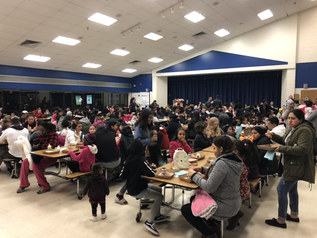 TinaLeoneT1IS's tweet photo. When ur #readingspecialist is fabulous, she’ll do fabulous things!Great evening full of #readalouds & activities 2 support #literacy in our community! Thx 2 building svcs , teachers, volunteers, families, friends, students & admin! #one4thebooks https://t.co/hFBi1rb28n