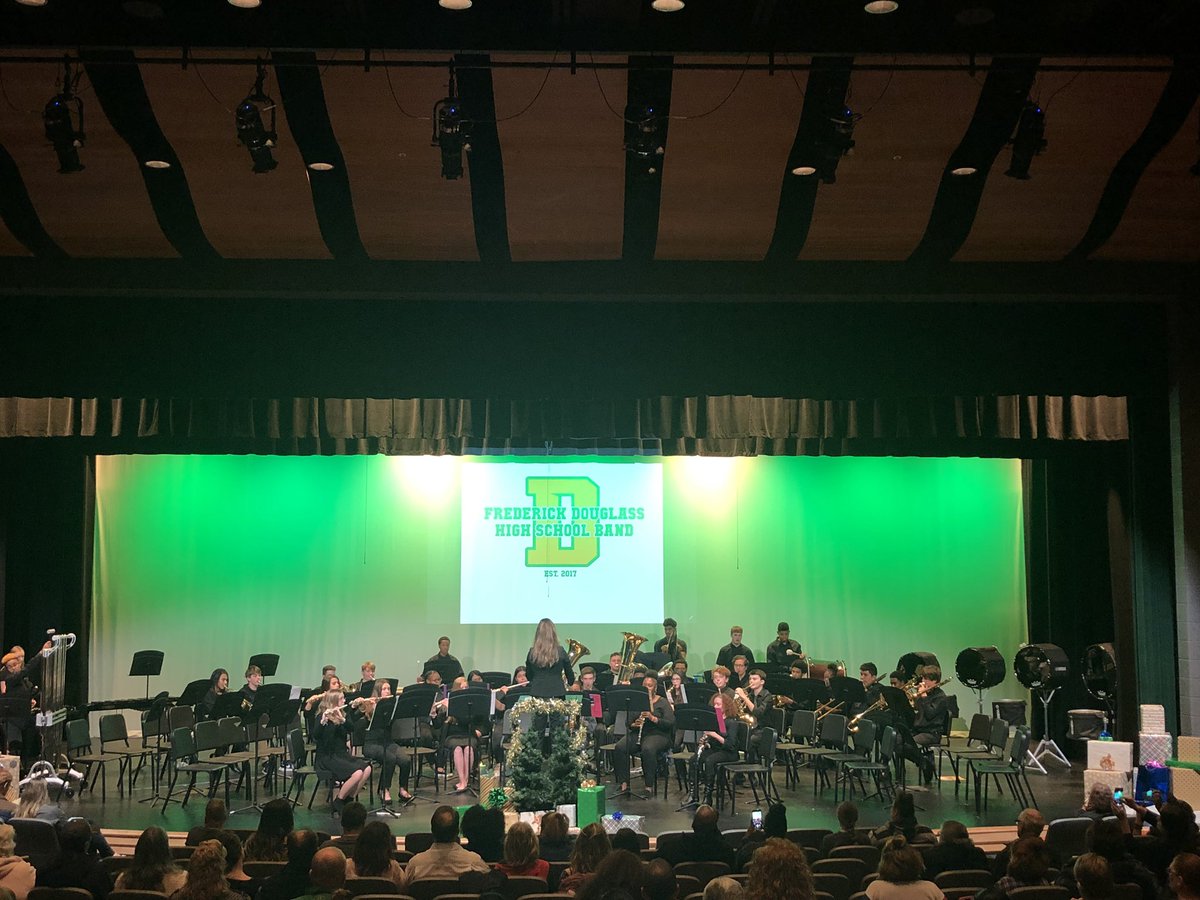 DouglassArts's tweet photo. The Concert Band just finished their pieces for the @fdhsband17 Winter Concert! https://t.co/M7qHcqtRz4