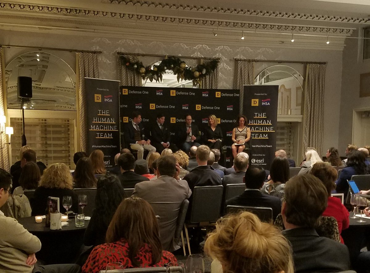 GovExecEvents's tweet image. Full house tonight at our latest Cocktails &amp;amp; Conversation with @DefenseOne! Join the conversation with #HumanMachineTeam
