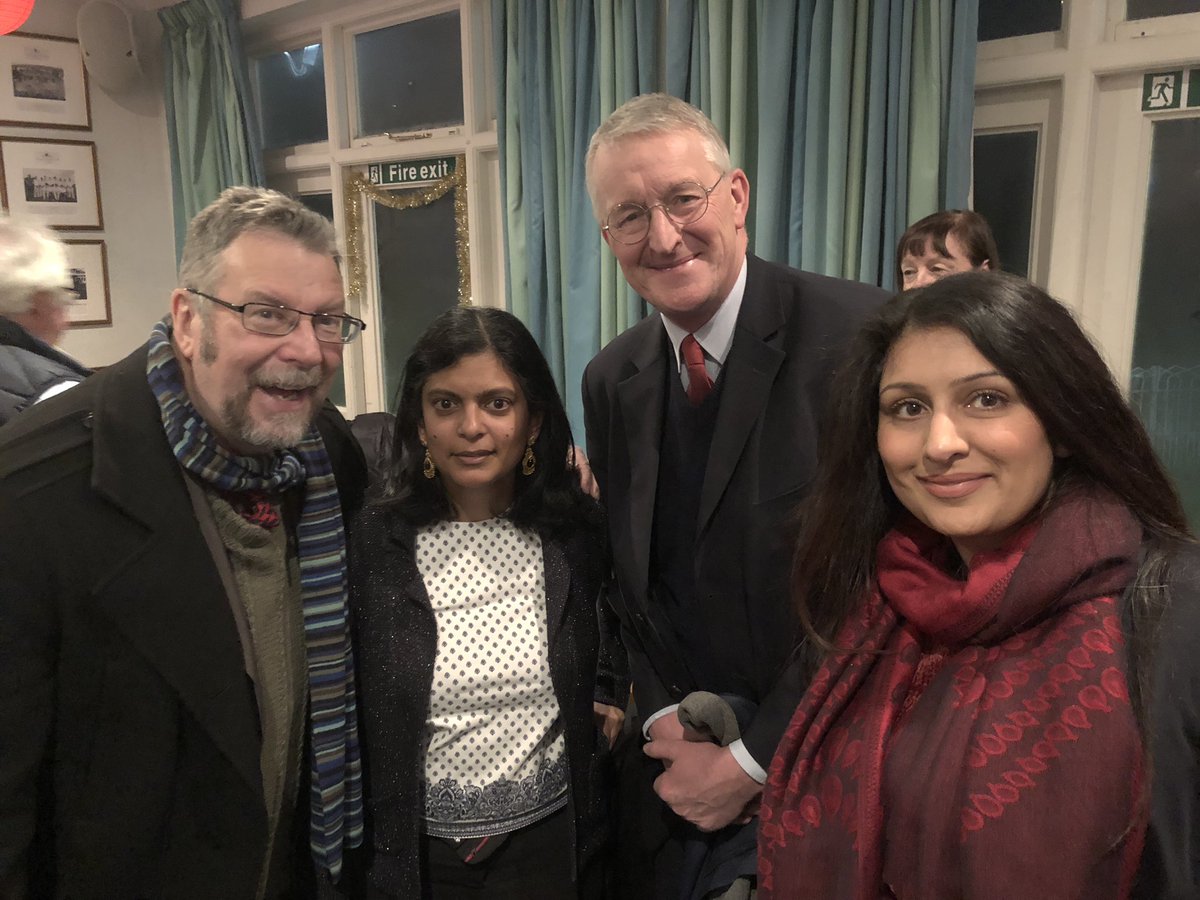 Fantastic #PizzaAndPolitics evening hosted by @RupaHuq. @AlfDubs praised @EalingLabour @EalingCouncil for everything that we’ve done to help refugees