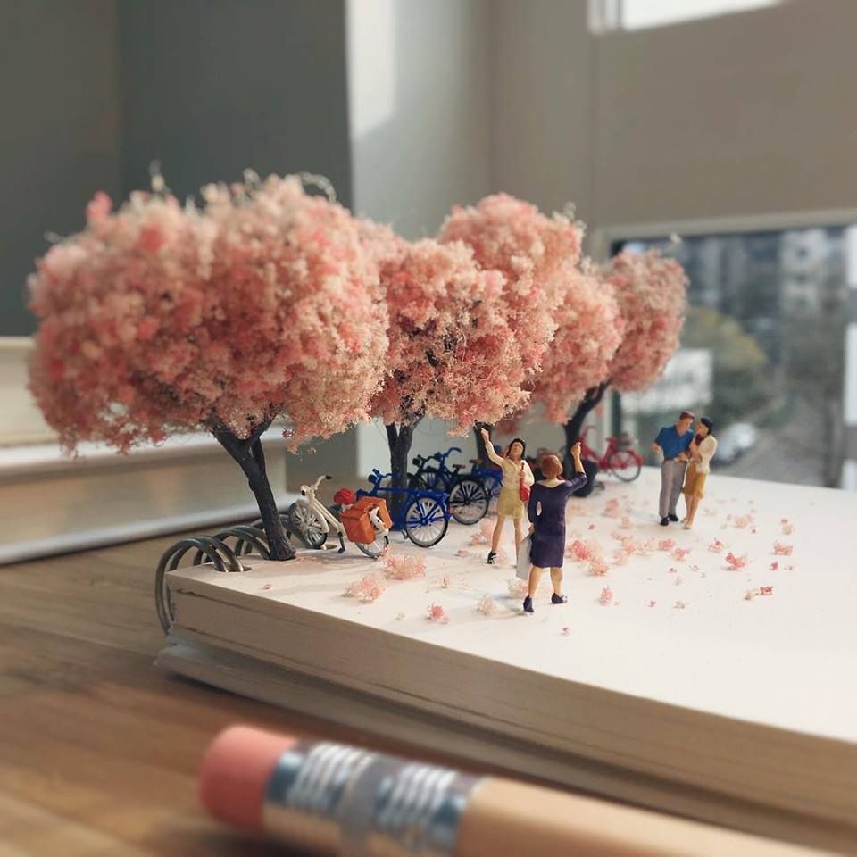 RevistaPICNIC's tweet photo. #DerrickLin realiza escenarios miniatura con objetos de oficina. https://t.co/USqhp2MOd5