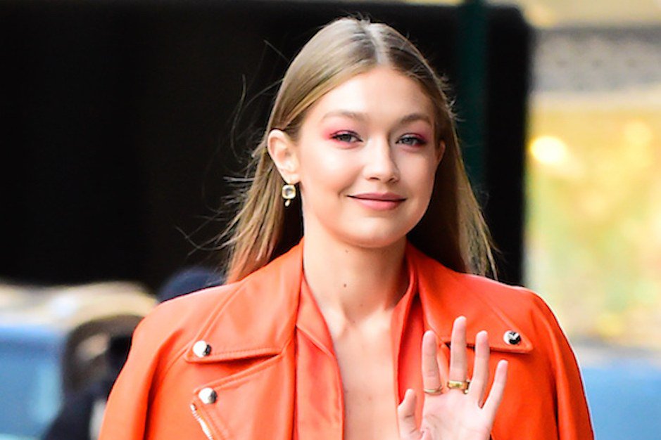 Teen Vogue On Twitter Gigi Hadid S Single Button Top Was A