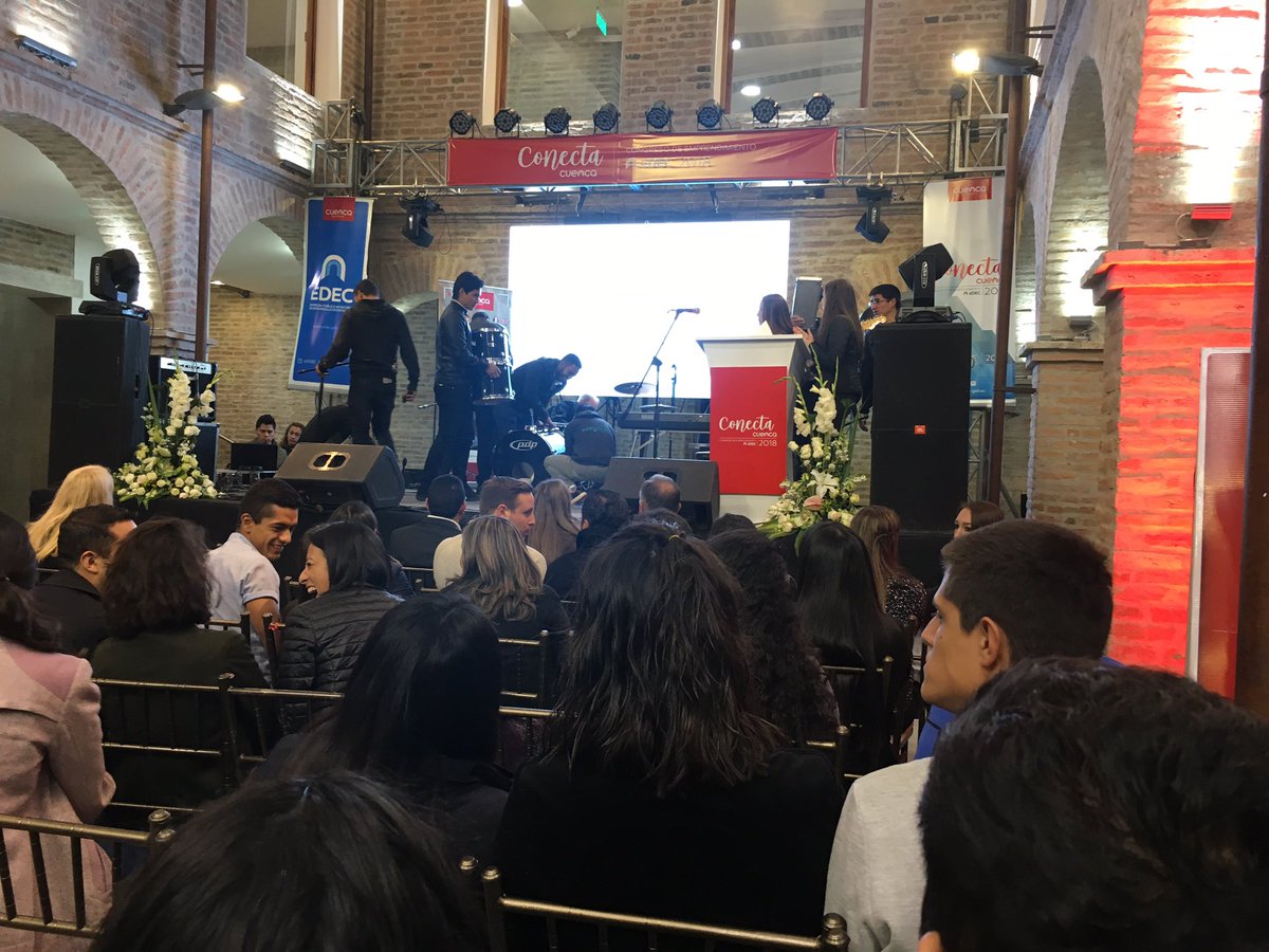 EDEC_EP's tweet photo. Esta noche estamos en la inauguración de #ConectaCuenca de @EDEC_EP y la Premiación de Cuenca, Cámara, Acción de @CuencaGlobal, junto a al @MunicipioCuenca y @MarceloHCabrera. 💪👏 https://t.co/IyJmhMxugE