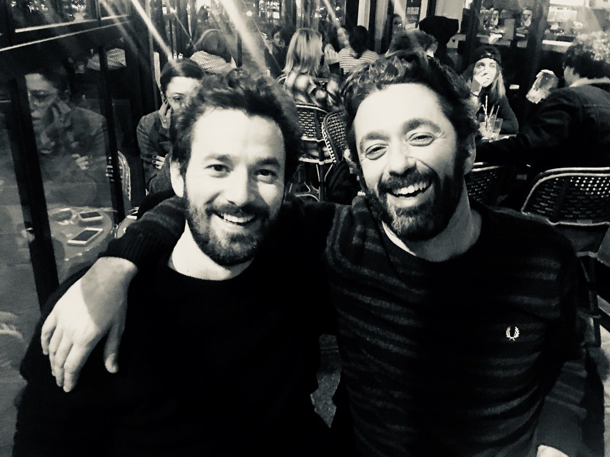 UHomophobie's tweet photo. Dîner en bas de la maison (rapport au genou) avec mes barbus chéris❤️
Notre ami #PierreValentin de @GoFundMeFR et notre #BenjaminGauthier un des 4 co-présidentes et co-présidents d’ @UHomophobie
Amitié et travail.
Merci à #Gofundme de nous soutenir depuis le 1er jour.
GM pour UH https://t.co/pFm1Q5Rf2f