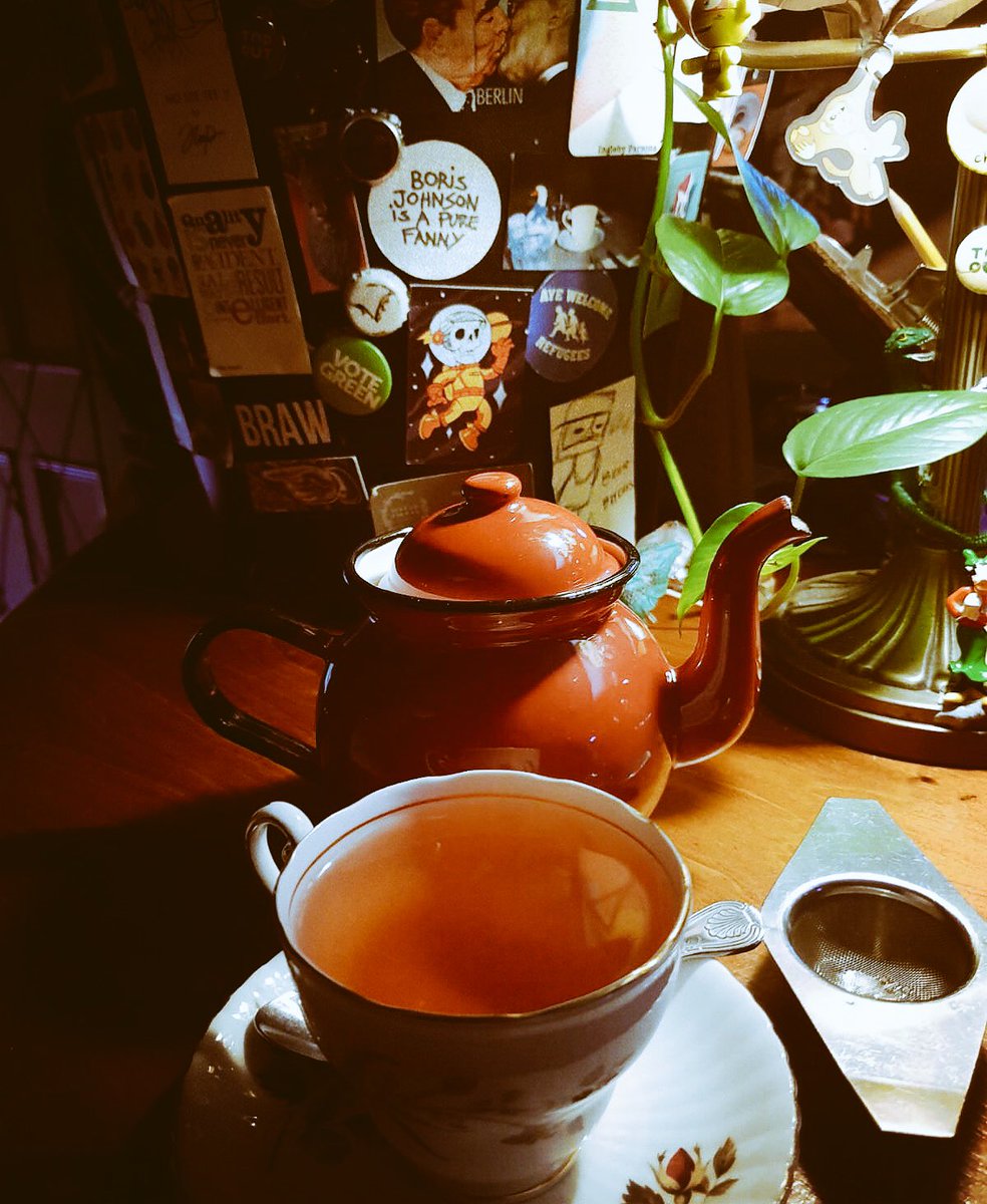 alexicographer1's tweet photo. Tea time wisdom ☕️ #boris #teatimely #accurateno https://t.co/3gAlZmxVIx