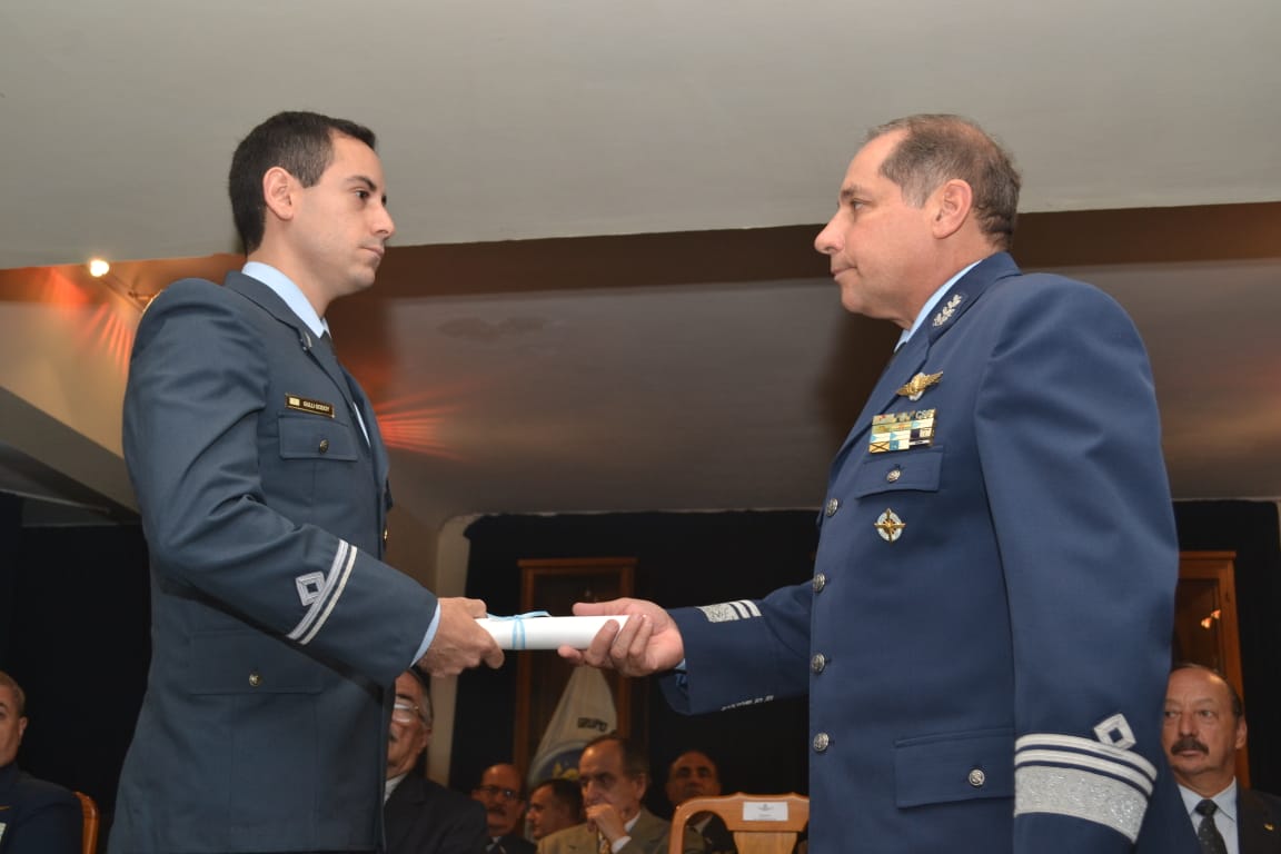 JorgeFavaloro's tweet photo. FuerzaAerea_Arg : Hoy en la Escuela de Aviación Militar #EAM se realizó la ceremonia de egreso del Curso Básico Conjunto de Aviador Militar #CBCAM y del Curso de Operador de Sistemas Aéreos No Tripulados #COSANT.
¡Felicitaciones, misión cumplida!
#Orgu… https://t.co/la5VU7jSul