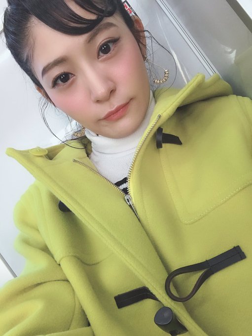 朝から電車でゆらゆ〜〜らぁ🚃♬ https://t.co/Y0nKOLmrjP