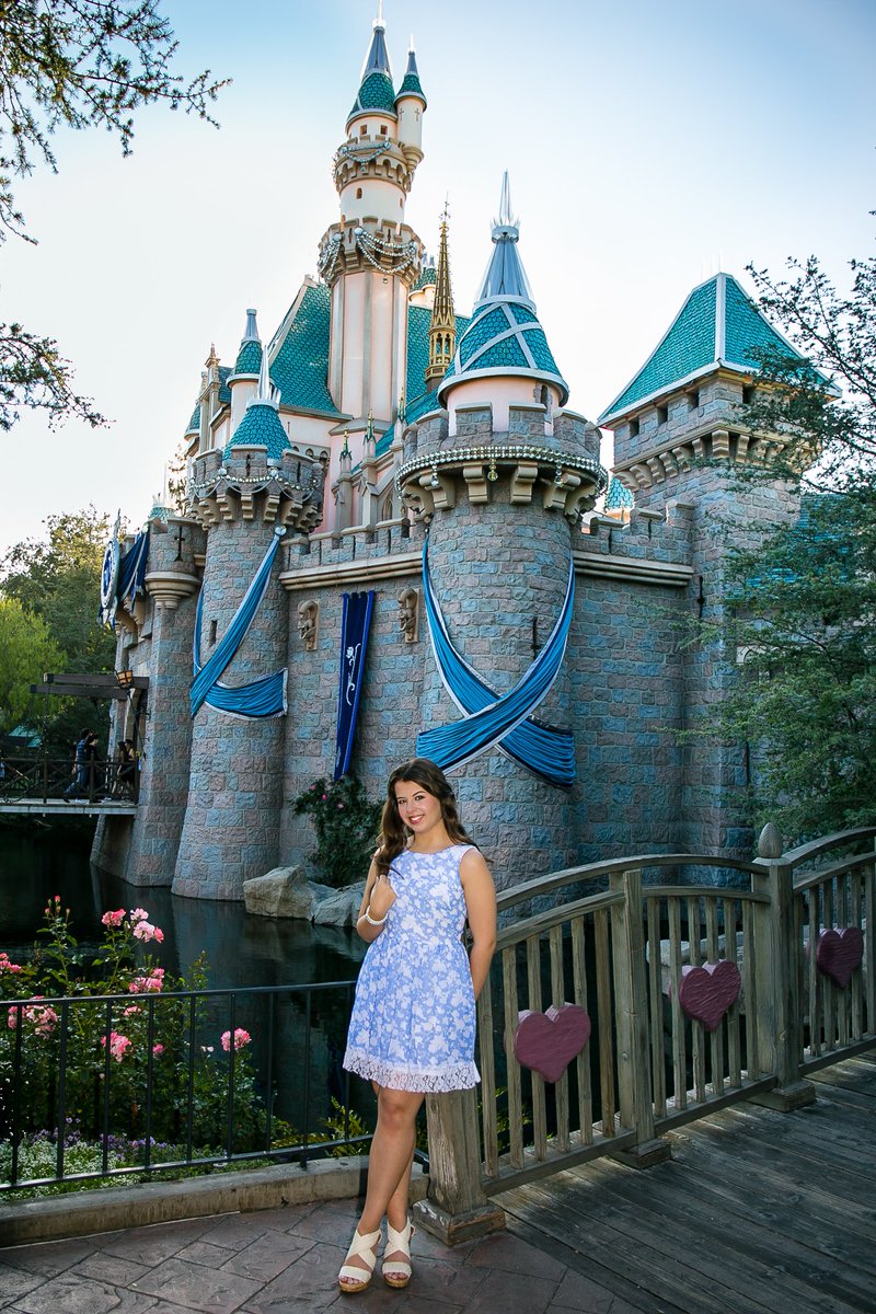 mcseniorphoto's tweet photo. Who doesn't love a photoshoot at Disneyland?!❤ https://t.co/7cpm63V050