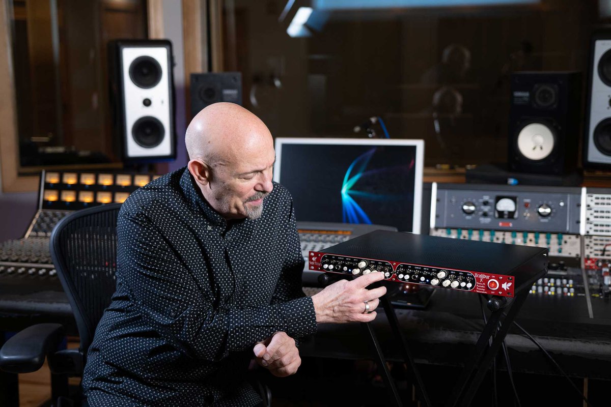 SonicFarmAudio's tweet photo. Joe Chiccarelli was very kind to come to Vancouver and shoot an Xcalibur JC promotion video. That just gives you an idea how much he loves this unit! We're editing the video and will post it soon. Thanks again, Joe! Also big thanks to Tom and Jake at Monarch studios! https://t.co/kgVu9fIBXr