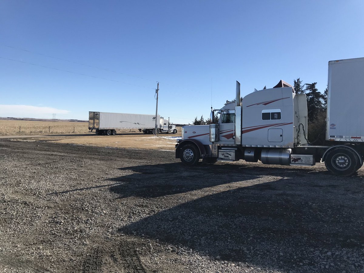 These guys always show up in style but today I got a double dose. Tad Joyce trucking always clean and always with class. Thanks gentlemen!!