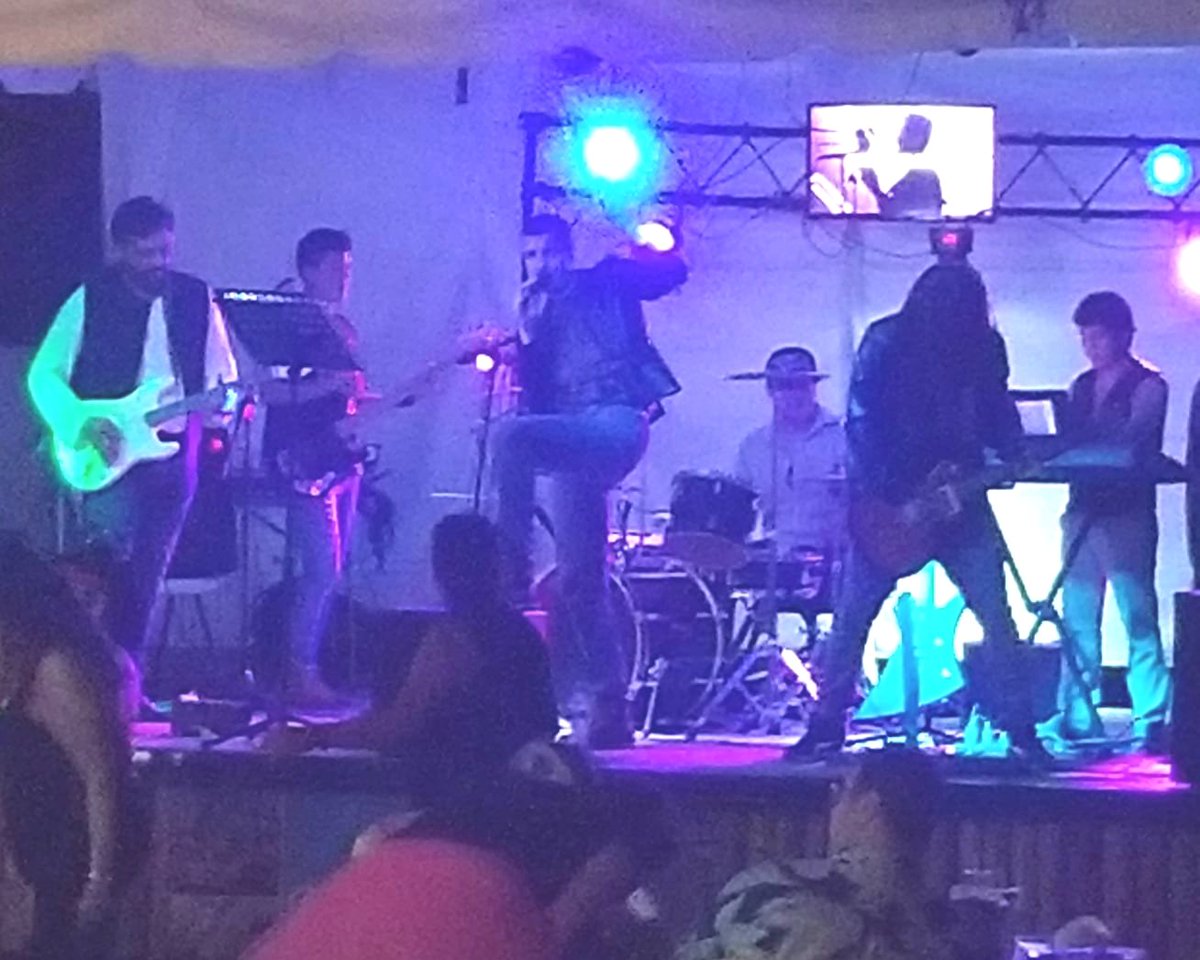 quantusei's tweet image. Awesome 80's party at La Puerta del Sol! Tomcats out of San Jose totally rocked the show!
#costarica #puravida #tomcats #lapuertadelso #quantusei