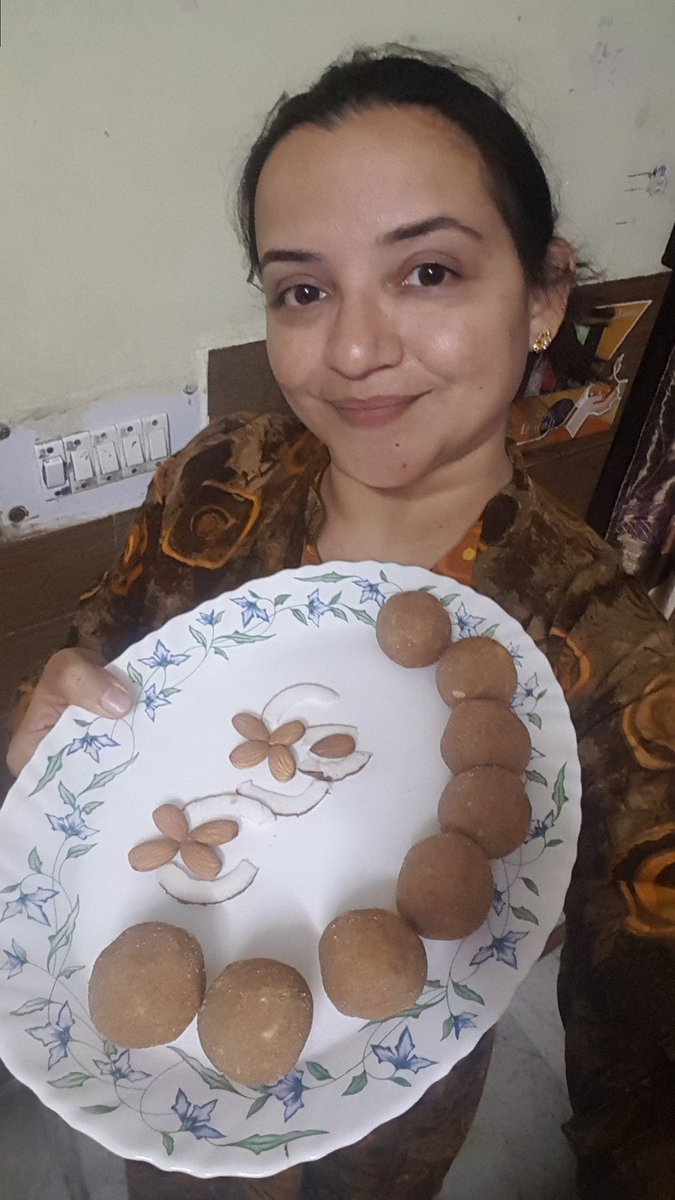 SunitaKatyal's tweet photo. @Gitsfood #GitsFood #Contest #TravelWithGits 

My favourite Travel meal is atta Ladoo which is healthy,fulfilling and easy to carry too and I can eat them anytime,anywhere even where veg food is not available 
#ContestAlert
#GitsFood #Contest #TravelWithGits https://t.co/L8lHZg5p0B