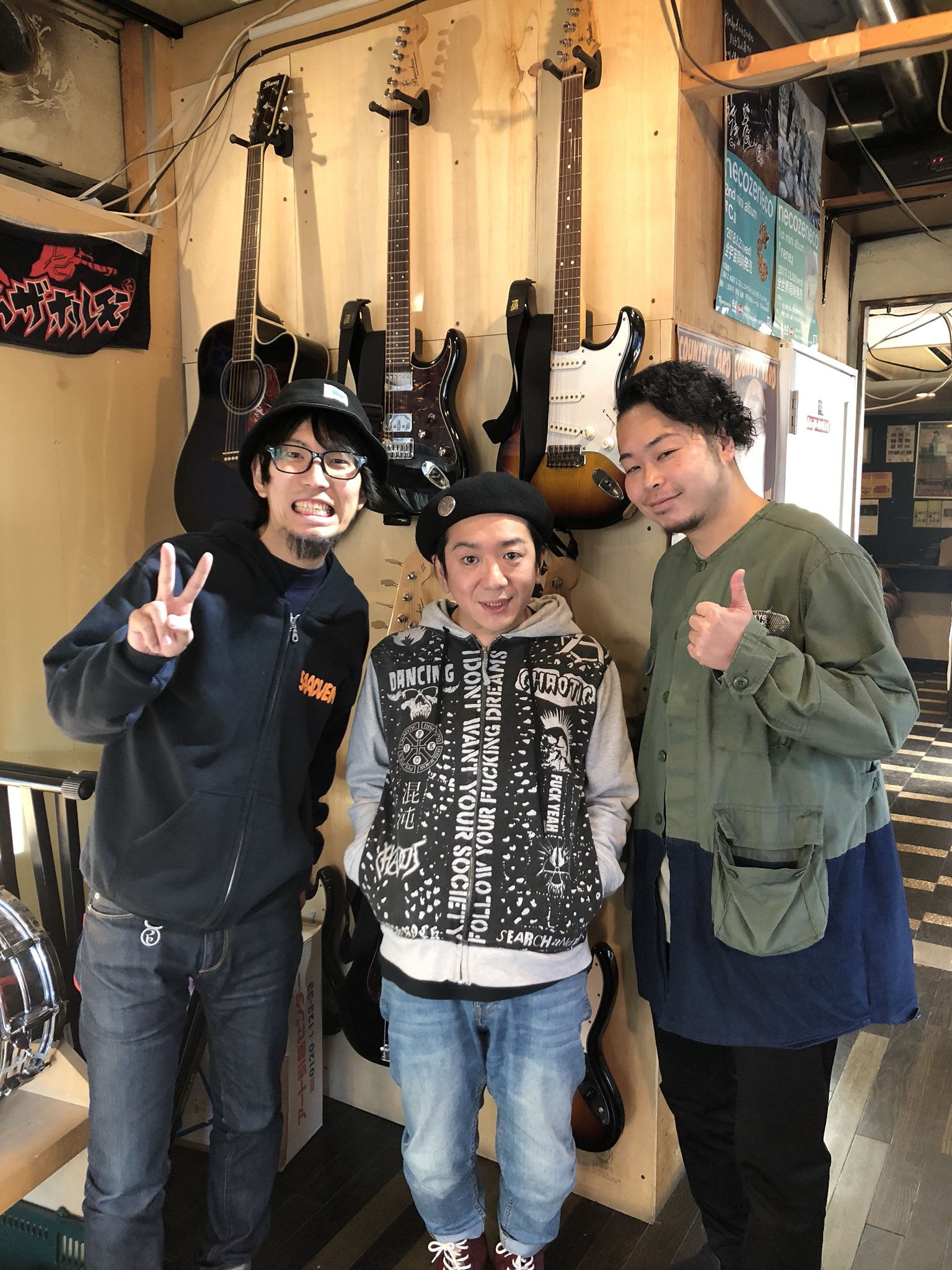 Yasumasa Oku A Twitteren 本日はkick The Can Crewのlittleさんと はとこのチハルと打ち合わせ Littleさん八王子出身なんです これから色々と八王子でもおもろいこと出来たらなーという話させてもらいました とても優しくて話しやすい方 Yasumasa Oku A Twitteren 本日はkick The Can Crewのlittleさんと はとこのチハルと打ち合わせ Littleさん八王子出身なんです これから色々と八王子でもおもろいこと出来たらなーという話させてもらいました とても優しくて話しやすい方