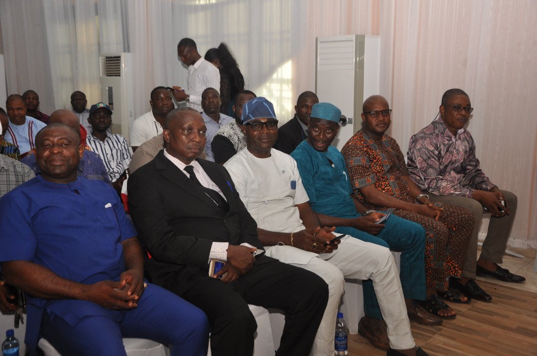 Dr_AustineOv's tweet image. 3. 
My administration has started executing projects in all the wards of the state, to benefit all Edo people.