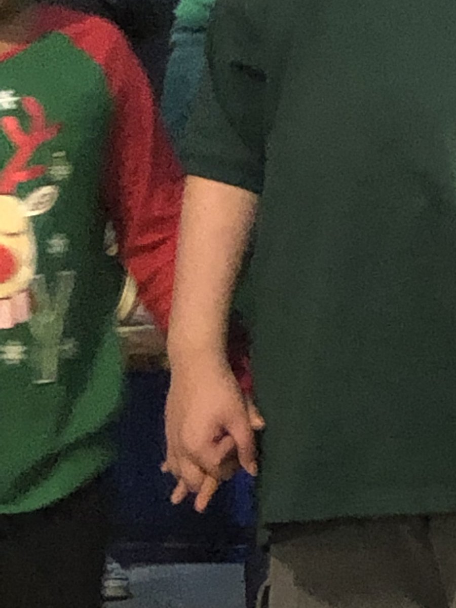 gwenne66's tweet photo. Sweet moment at the @WillistonTigers chorus concert tonight #MusicMatters @kclark166 @NewHanoverCoSch @LaChawnSmith @Jill713 @BethWhittingto2 @WillistonChorus @Alisheez https://t.co/qTxjEtu5m9