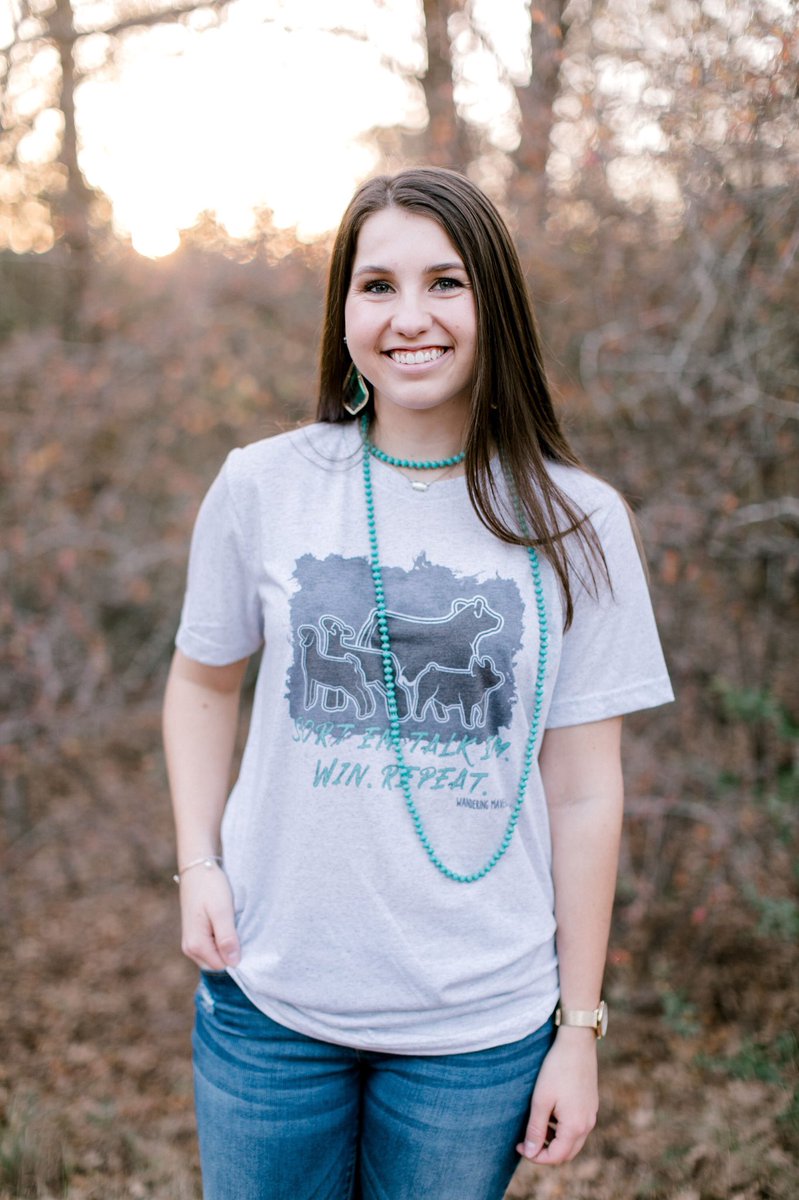 wanderingmaver2's tweet photo. •Sort Em. Talk Em. Win. Repeat•

Everything Livestock Judging gals dream shirt😉💕 https://t.co/jcloL3DaL4