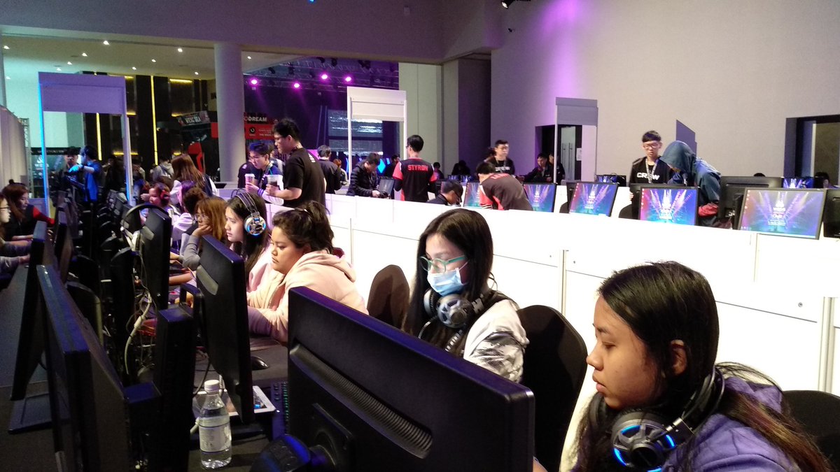 WesgSea's tweet photo. Dota 2, CS:GO (Women), Hearthstone, Starcraft, Vainglory too are already on their first match of the day!

#wesgsea2018 #gaxevolution2018 #csgo #dota2 #vainglory #starcraft https://t.co/hBMuQnCp4L