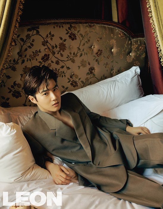 exo_schedules's tweet photo. UPCOMING RELEASE

📙 SUHO for LEON KOREA January 2019 issue (Cover + 12p)

#EXO #어디에도_없을_완벽한_EXO
#weareoneEXO #LoveShot #러브샷 @weareoneEXO https://t.co/BJQx3FeOuq