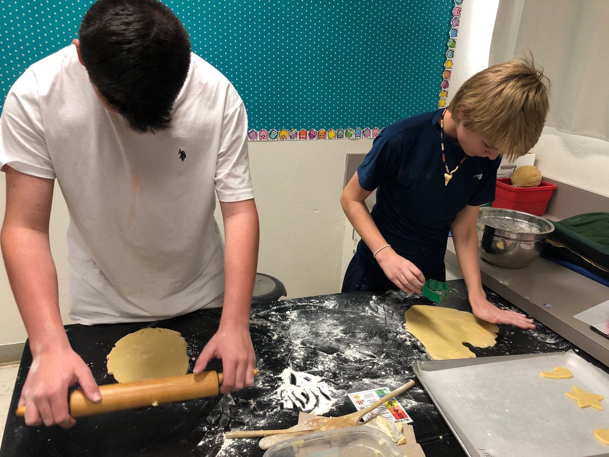 Ms_LumaA's tweet photo. They calculated how much they needed of each ingredient for their sugar cookies. Today was make and bake. Tomorrow is frost and take. #cookingwithkids #holidaytraditions ⁦@CajonValleyUSD⁩ ⁦@EmSTEAMCVUSD⁩ https://t.co/qpRsSChXUO
