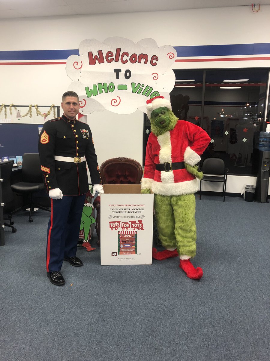 martin_kry's tweet photo. What a great way to end our Toys for Tots event! We had the Grinch and Srgt. Cooney with us today to bring in toys! Along with hot cocoa and cookies for the kids. @JessicaGreen_90 @tim_pears @OBielss @guardado84 https://t.co/TTHQhmPRWO