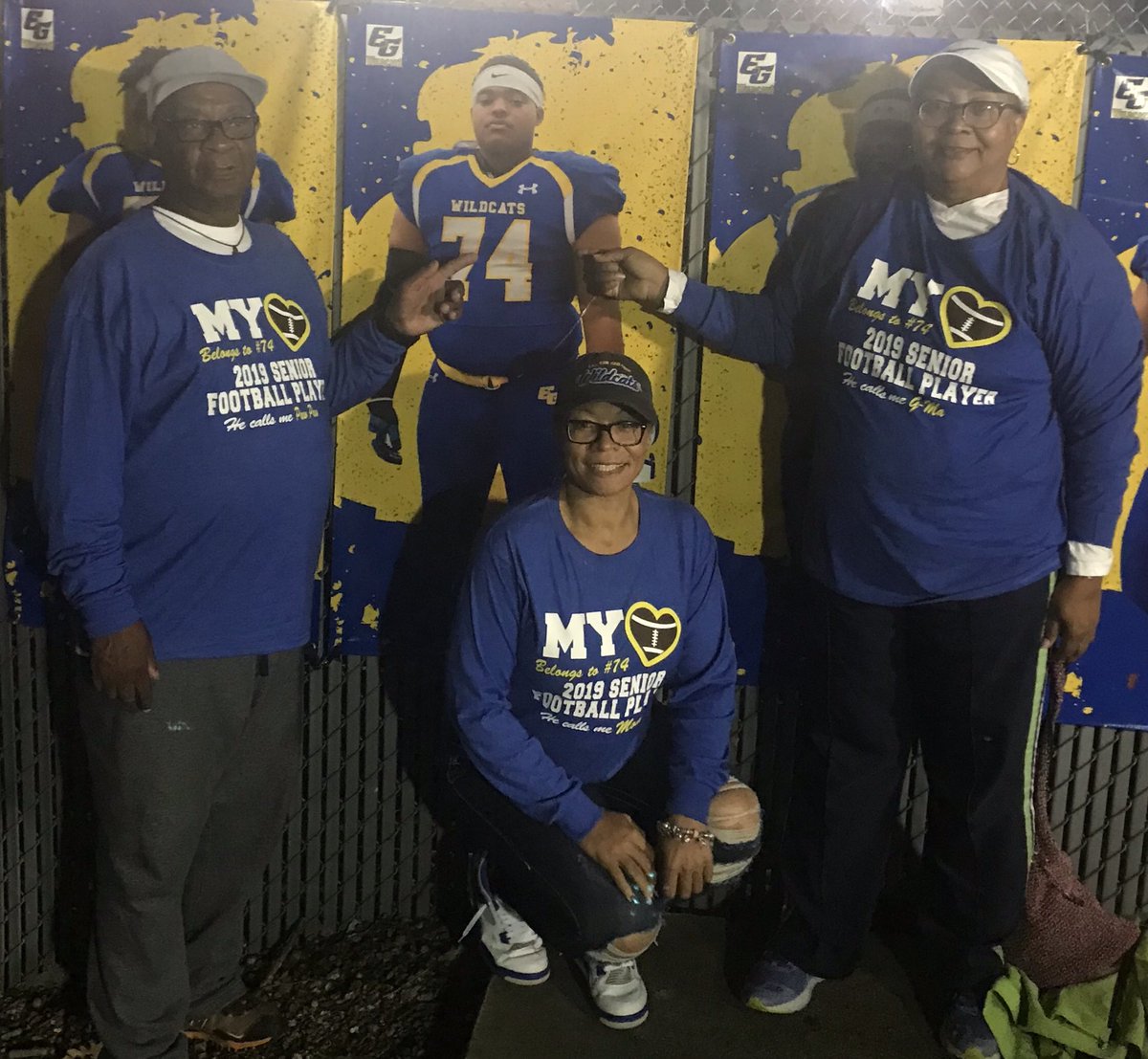 Strawberry10144's tweet photo. Support system til the end! #grandparents #FamILY  #Ready4thenextlevel @27drippy https://t.co/jEGPvRPq9t