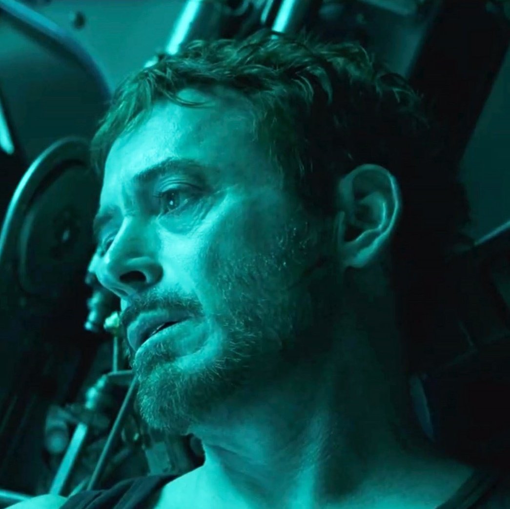 인워직후 토니 만나는 어벤1시점 스팁 보고파
어벤토니랑 으르렁 대고 진짜 썸1도없엇는데 인워직후에 지친 토니보고 토니? 하고 부르니까 눈 마주치고 폴인럽 하는 타임라인 꼬인 스토니....