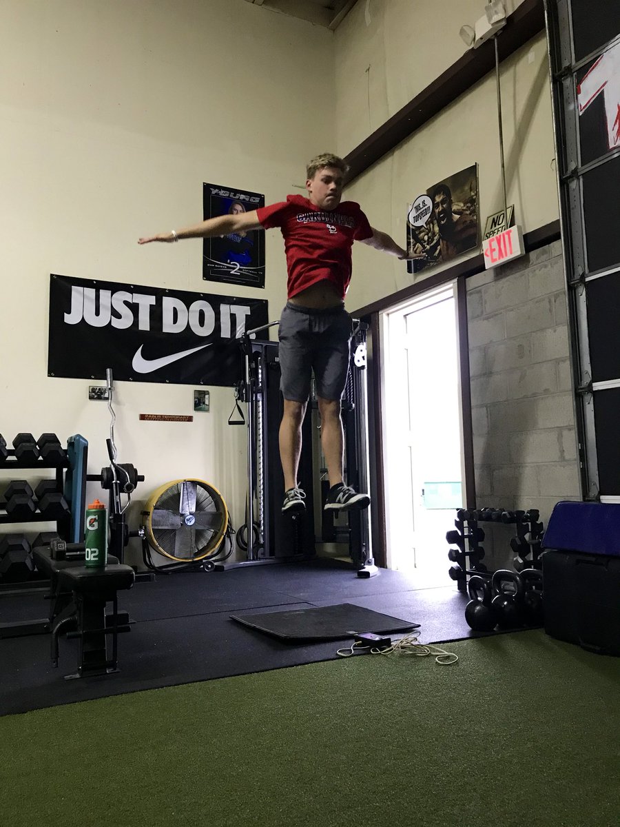TopSpeedLLC's tweet image. Cool moments at the gym today;

BV athlete Eric Olson working his way back from injury becomes 1st athlete to do 2 plates on Rvs Hypers along with new jump PRs from;
•Andy Simeroth (BV) +4 inches 
•@IkeSum (BVW) at 6’3”/215 w/ a 32-inch jump
•Michael Paule (BVSW) +4.2 inches
