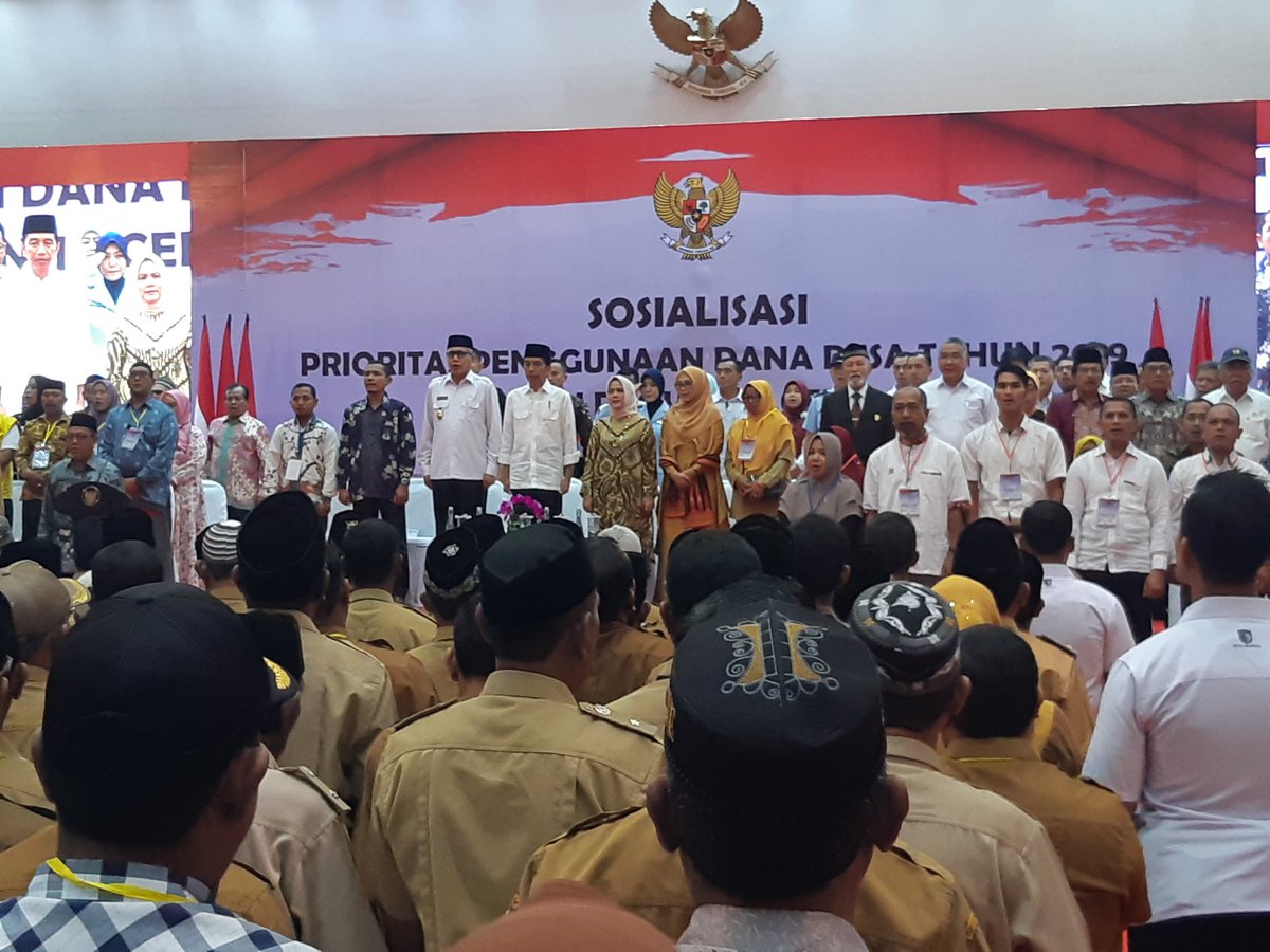 Selamat datang Presiden Bapak <a href="/jokowi/">Joko Widodo</a> dan tamu undangan pelaku pembangunan desa di Provinsi Aceh. #JokowiMembangunDesa

<a href="/EkoSandjojo/">Eko P. Sandjojo</a> <a href="/anwsanusi/">Anwar Sanusi</a> <a href="/KemenDesa/">Fast Track Travel</a>