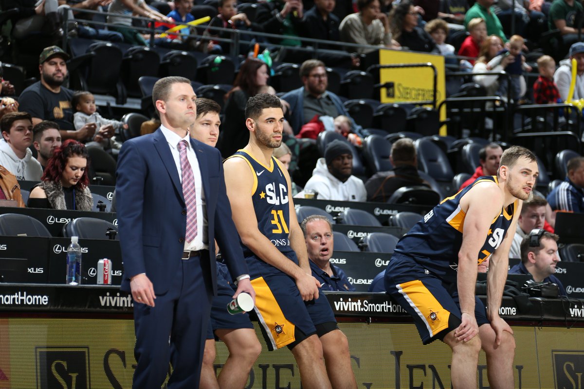 Q4 | 5:00
Stars 94 | Suns 90
@GeorgesNiang20 is feeling it. He's got 26 points with 6 3PM. 🔥