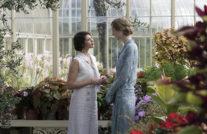 Vita et Virginia de Chanya Button, avec Gemma Arterton et Elizabeth Debicki - Page 4 DuWSYqjWoAAGqV-