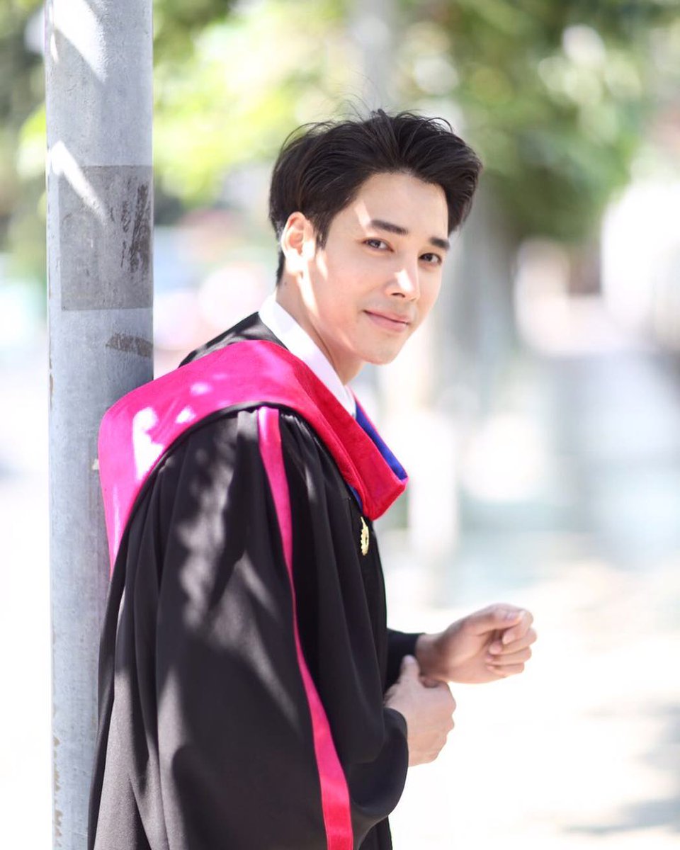 ใครมา ยกมือ 🙋🏻‍♂️🙋🏻‍♂️ ผมขอเรียนเชิญพี่ๆเพื่อนๆน้องๆและแฟนคลับของผมทุกๆคนมาร่วมงานรับปริญญาของผมในวันที่ 14-15-16 ธันวาคมนี้ที่ตึก 15 มหาวิทยาลัยรังสิต ถ้าว่างมาถ่ายรูปกันเยอะๆนะครับ 🙏🏻 ขอบคุณครับ 🙏🏻
(เวลาและสถานที่จุดนัดเจออยู่ในสตอรี่นะครับ)
ติดต่อสอบถามพี่มอส 064-246-2468 ❤️❤️