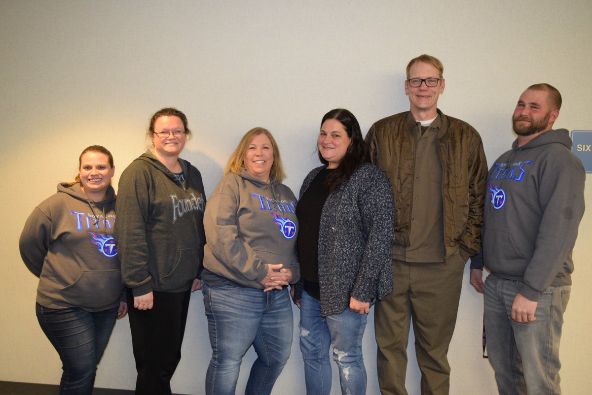 RoyalOakTitans's tweet photo. ....drum roll please!....and here's the 2019 Royal Oak Titans Executive Board Team!

President Tina Hasset
Vice President - Heather Youngblood
Treasurer - Ed Youngblood
Secretary - Jennifer Zaffarano
Football GM - Jason Connor
Cheer GM - Melissa Washington https://t.co/z9Sld4RsPn