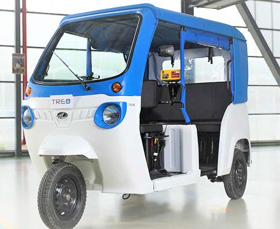 projects_today's tweet image. The @MahindraElctrc Mobility has entered into a partnership with #SmartE in which the company is planning to #deploy 10,000 #electricthreewheelers across India by 2020.
@projects_today #ProjectsinIndia #News @ArvindKejriwal #ElectricVehicles 
Read More: goo.gl/aRFtDS