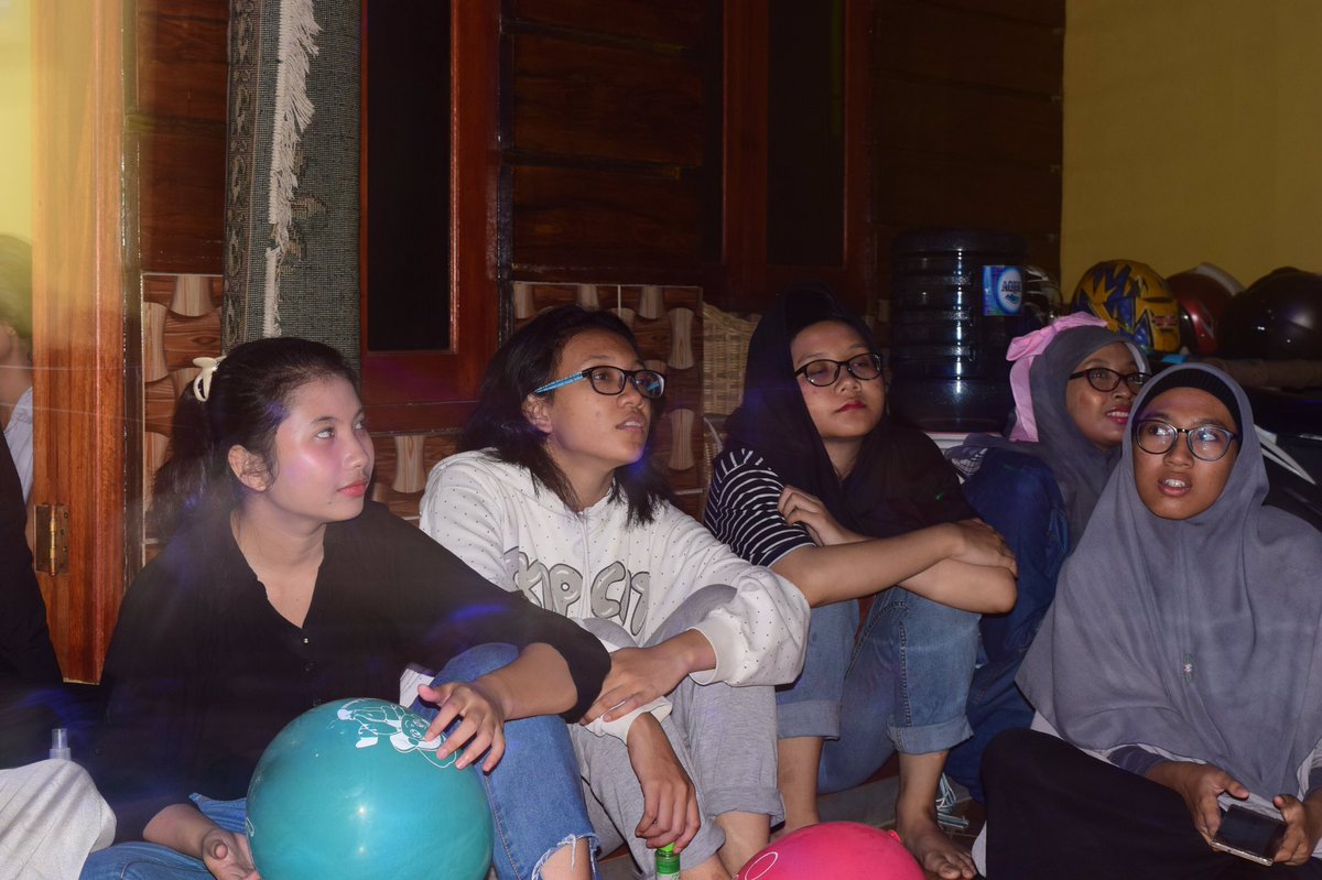 tedtot's tweet photo. Pada malam hari, MC (Kak Bahrul dan Kak Ica) membuka acara penampilan individu dan dilanjutkan oleh penampilan individu para CATED https://t.co/CWxaqFEHp1