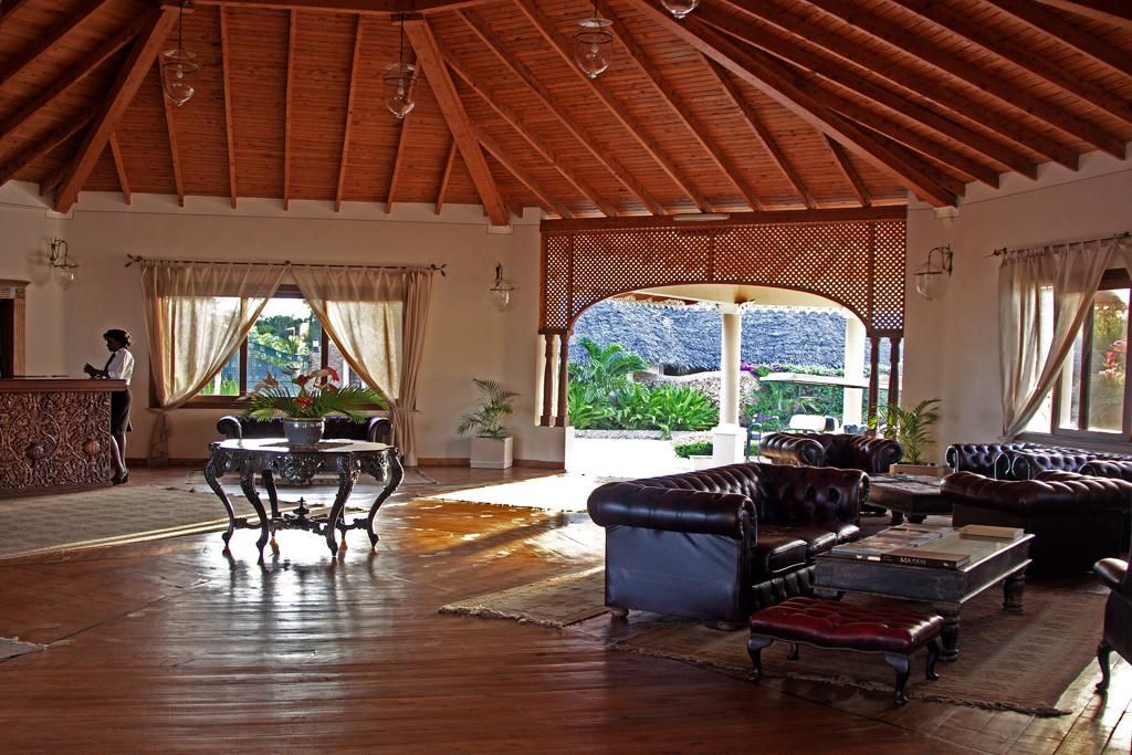ShomotoRealtorz's tweet photo. MALINDI… Hotel on the beach,Stand on 10 acres n’ 35 rooms n’ villas an idyllic family-owned. I boardroom, 2 Swimming pools, 3 bars, 2 restaurants, Indian Ocean with panoramic ocean views and a cool sea breeze@ 8M Euros / KES.930M #PrimePropertyForSale #MalindiHOTDEALS https://t.co/KFGhlrbW3D