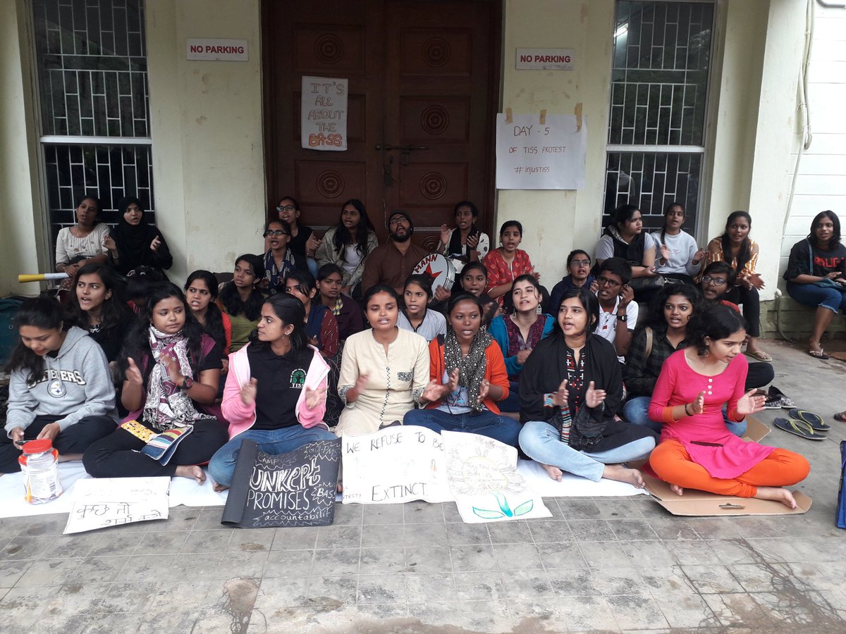 tissforeveryone's tweet photo. Har zor zulum ki takar mein sangharsh humara naara hai!
#injusTISS 
@thewirehindi @TOIIndiaNews @AisiTaisiDemo @MSJEGOI @HRDMinistry @_YogendraYadav @ArvindKejriwal @KTRTRS @ReallySwara @RanaAyyub https://t.co/EuZag4exgB