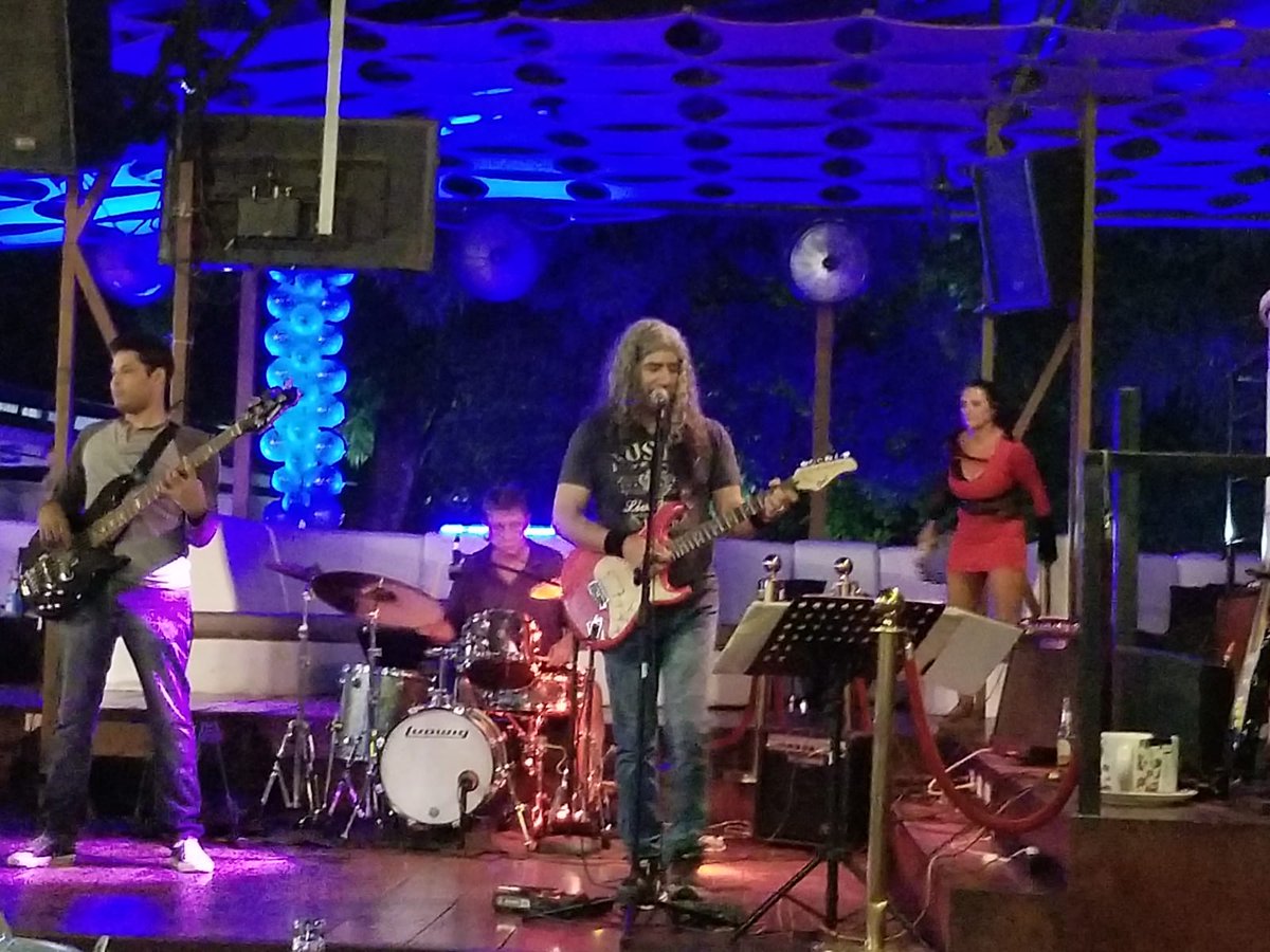 quantusei's tweet image. Charly Lopez playin the ZI Lounge in Playas Del Coco! This guy has a ton of talent. Check out his Iron Maiden Tribute Band. facebook.com/uptheironsmont…

#charlylopez #costarica #ironmaidentributeband #quantusei @quantusei