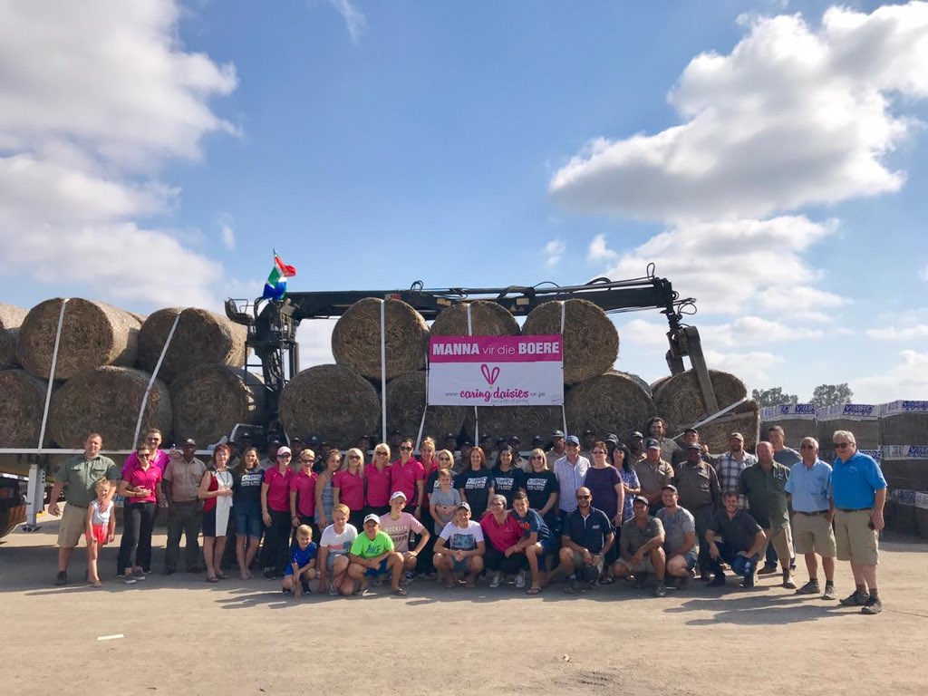 Vibro Bricks&Paving (@vibrobricks) on Twitter photo #mannavirdieboere vandag het 20+ trokke met voer na Aberdeen en Strydenburg uit Pretoria vertrek met die missie om HOOP in hierdie Kerstyd vir droogte geteisterde gebiede te bring #HOOTwhenyouseeus ##@CaringDaisies <a href="/AfrIsGroot/">Afrikaans is Groot</a> <a href="/VictorMatfield/">Victor matfield</a> #mannavirdieboere vandag het 20+ trokke met voer na Aberdeen en Strydenburg uit Pretoria vertrek met die missie om HOOP in hierdie Kerstyd vir droogte geteisterde gebiede te bring #HOOTwhenyouseeus ##@CaringDaisies <a href="/AfrIsGroot/">Afrikaans is Groot</a> <a href="/VictorMatfield/">Victor matfield</a>