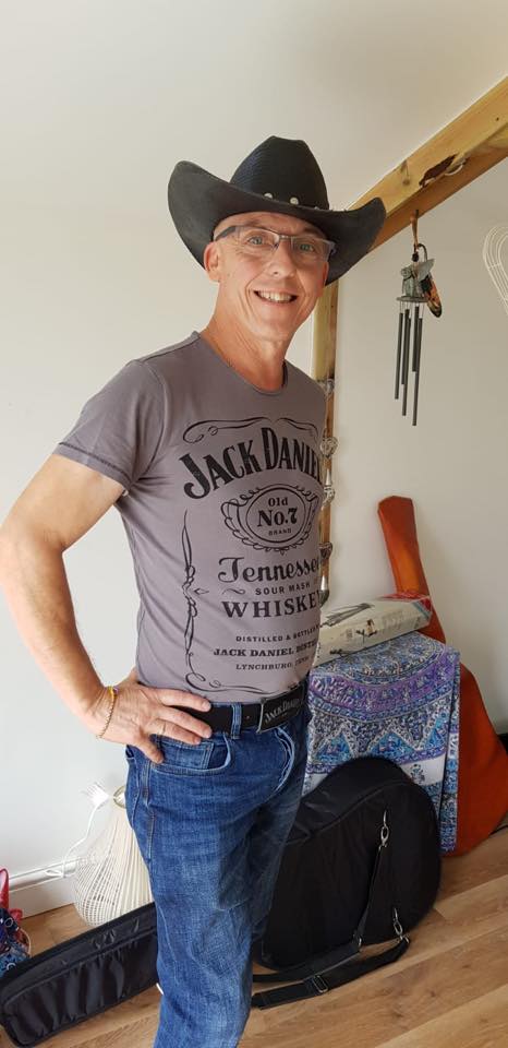 RussHillCountry's tweet image. Put the date in your diaries because on @ExpressFM this Sunday 12pm-3pm [UK time], you’ll get to hear a ‘Best of the Sessions’ special of my #CountryMusic Show feat. songs from @LivAusten @KT_Hurt13 @waynejacobs777 @ExplorersLive’s sessions. Tune in via expressfm.com