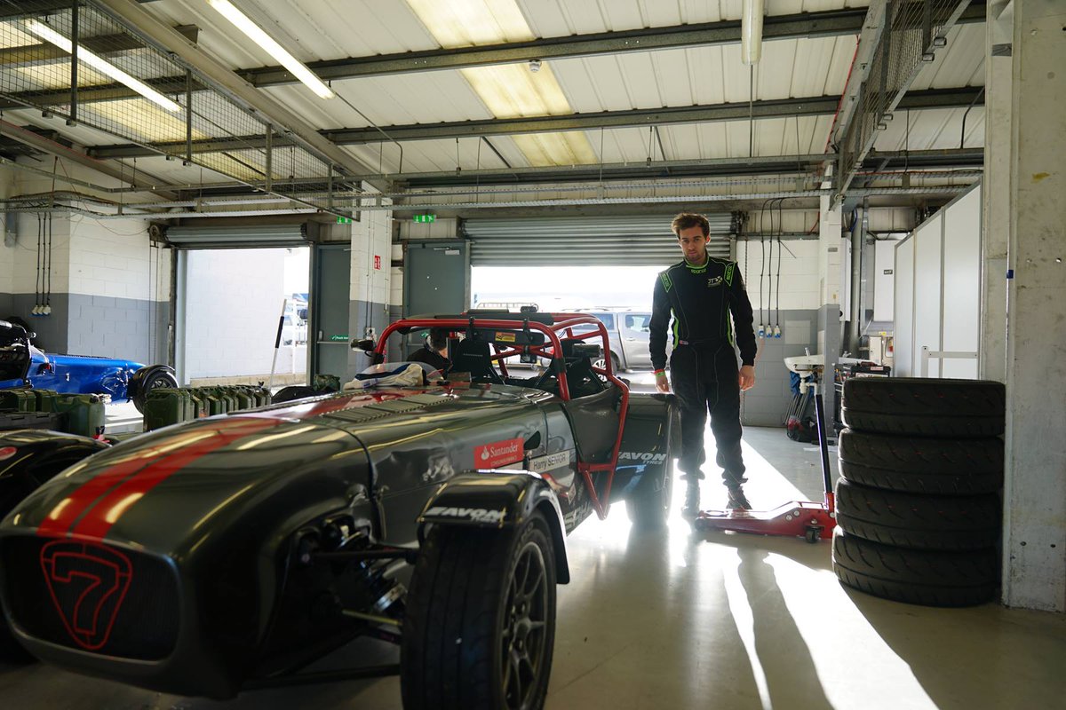 Its not every day you get chance to drive a Caterham 310R around the iconic Silverstone GP Circuit, but I had chance to do exactly that on Sunday!
An incredible experience with special thanks to all <a href="/PTMotorsport/">Nick Bardsley</a> for making me feel welcome and getting me on track #thefutureisRX