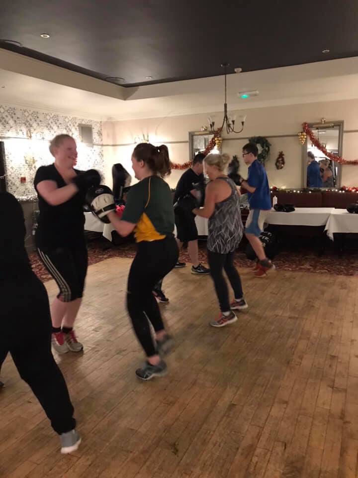 Very Christmassy #boxing session at The Ardencaple Hotel this week,  great work from everyone...

Only £5 to drop in and try it for yourself!!

sosfitness.co.uk/freetrial-at-s…