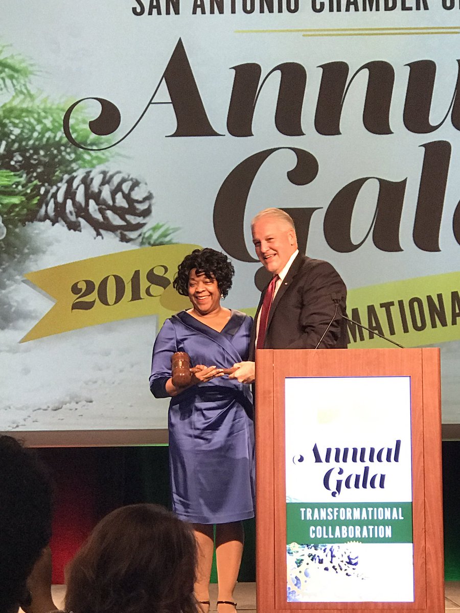 Paula assumes the SA Chamber leadership gavel @ Gala last night with daughter Kourtney &amp; Dr.Guevara among others. Awesome event!!