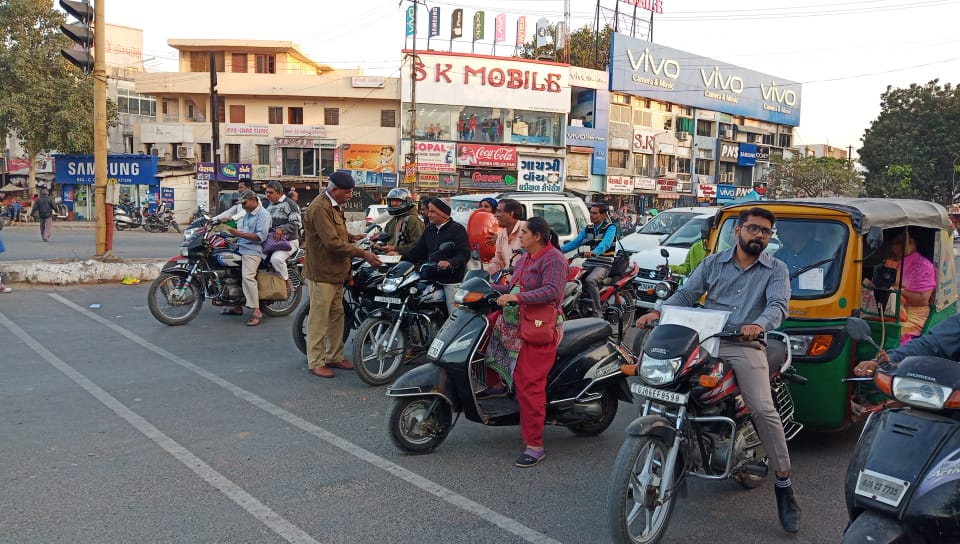 TrafficVadodara tweet picture