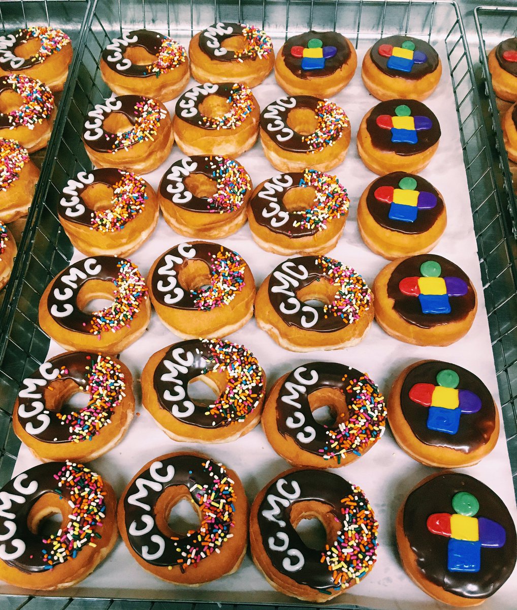 AshleyS0usa's tweet photo. #PajamaDay in honor of @ctchildrens - these handcrafted donuts are from our 364 Silver Lane, East Hartford Dunkin’ ♥️🍩❄️ @DunkinCT @FoxNews @WFSBnews https://t.co/X7O4zcv8us