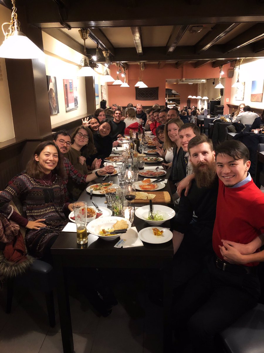 UnderstandEvo's tweet image. Happy faces at our end-of-the-year dinner in Leiden 🎉 On the new successes and discoveries in 2019! We are also looking forward to welcome several new researchers in 2019 🔬🧠 @Naturalis_Sci #evolutionrules