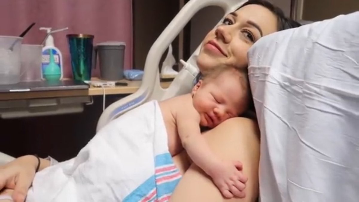 charlykelly_'s tweet photo. The little hand around his mama, he looks so content😭he is so beautiful @ColleenB123 @erik_stocklin 
https://t.co/5S1blkhoeI https://t.co/H8PlaOS56G