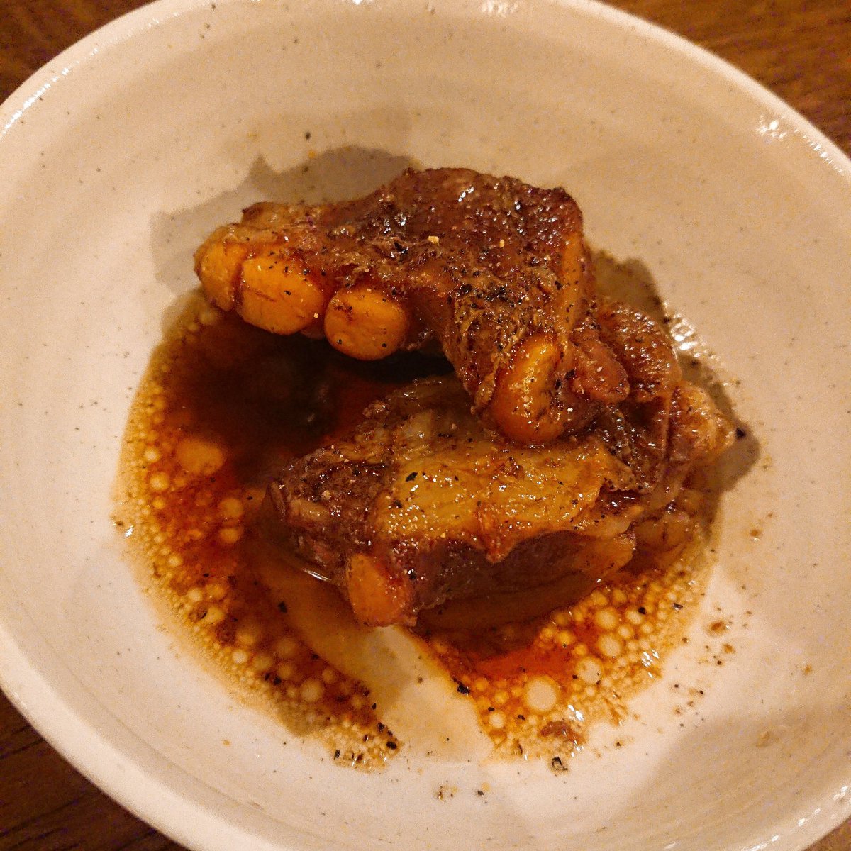 Bar Zazie 伊藤哲 Su Twitter 夜ザジ 今日のお通し 豚骨付きバラ肉の黒酢煮 中国の黒酢を使い 柔らかく煮たので軟骨も食べられます 今宵もザジへ お待ちしております 中野 バーザジ 豚肉の黒酢煮 お酒にあう おつまみメニュー Zazie Bar Zazie 伊藤哲 Su Twitter 夜ザジ 今日のお通し 豚骨付きバラ肉の黒酢煮 中国の黒酢を使い 柔らかく煮たので軟骨も食べられます 今宵もザジへ お待ちしております 中野 バーザジ 豚肉の黒酢煮 お酒にあう おつまみメニュー Zazie