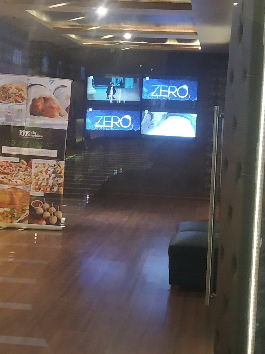 UpperBalcony's tweet photo. #1WeekToZero and ground promotions are at its peak...
#CarnivalCinemas #Ahmedabad
1st pic - Lounge area - All 4 screens showing #ZeroTrailer
2nd, 3rd & 4th pic - Main area screen showing #Zero21Dec
Buzz like never before... This will be absolute MASS...
#Zero #8DaysToZero https://t.co/TmQQ9LAEhh