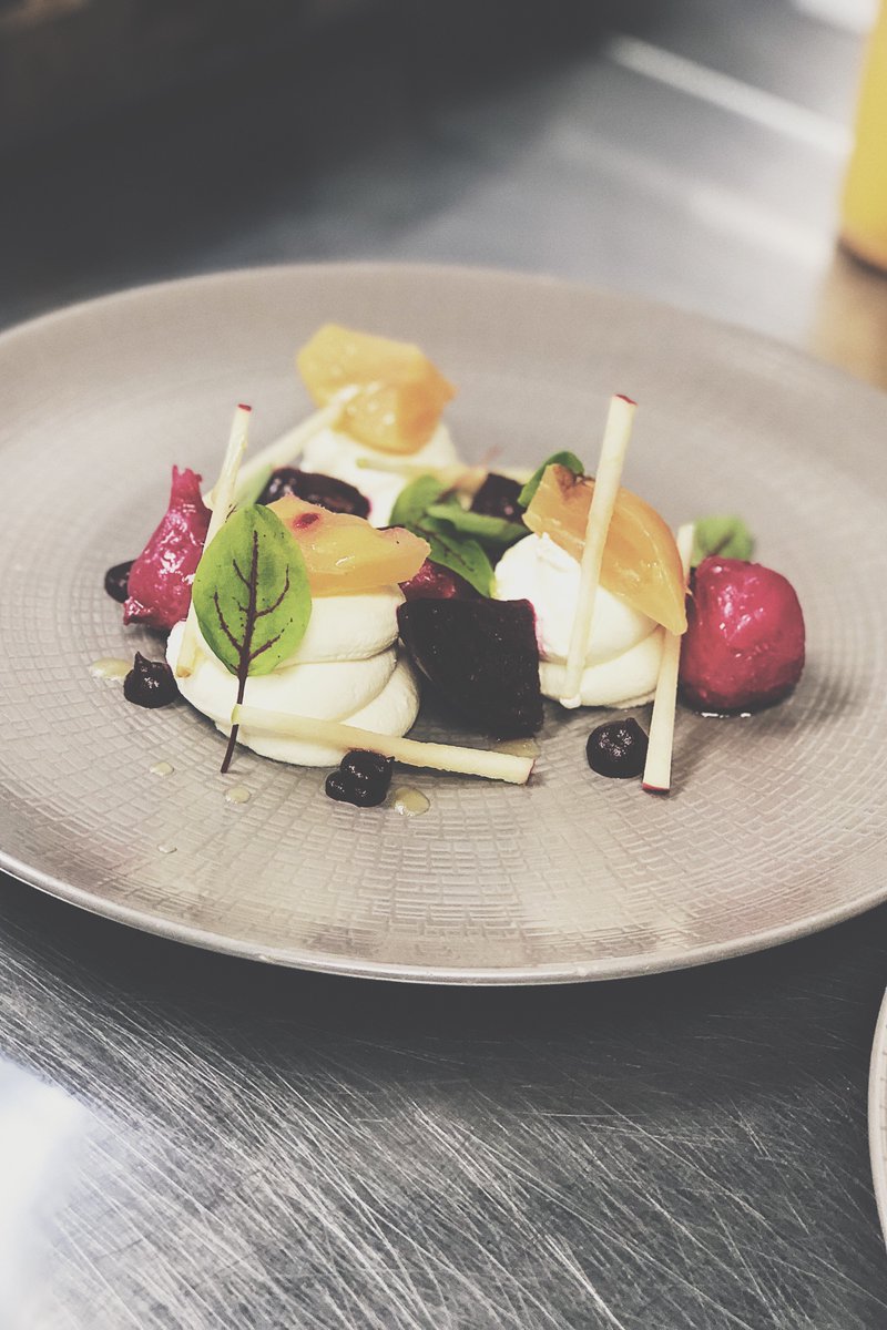ChapterOneKent's tweet image. Goat’ Curd Salad 🥗! Perfect choice for vegetarians #AlwaysChapterOne #vegetarianmenu #starters #foodie #kent #kentsrestaurants #finedinning