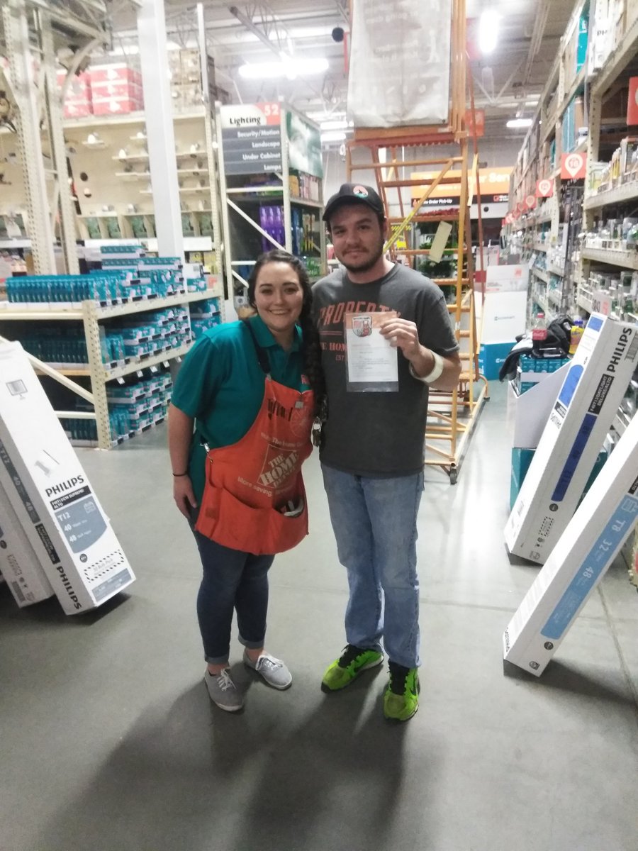 AkiraSysenkham's tweet photo. Big shout-out to Dylan for always going above expectations and taking initiative to learn new things to grow as an associate! You rock! @MarkEHamlton @hawkinskrystal8 @kfranklino @DANI_C_CLARKE @1sherredavis https://t.co/VxKI2PZS6h